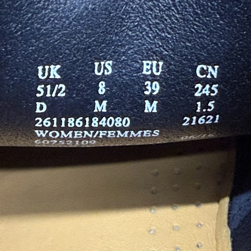 Clarks‎ Charles F Stead Chukka Boots Womens 8 M Navy Blue Suede Ankle